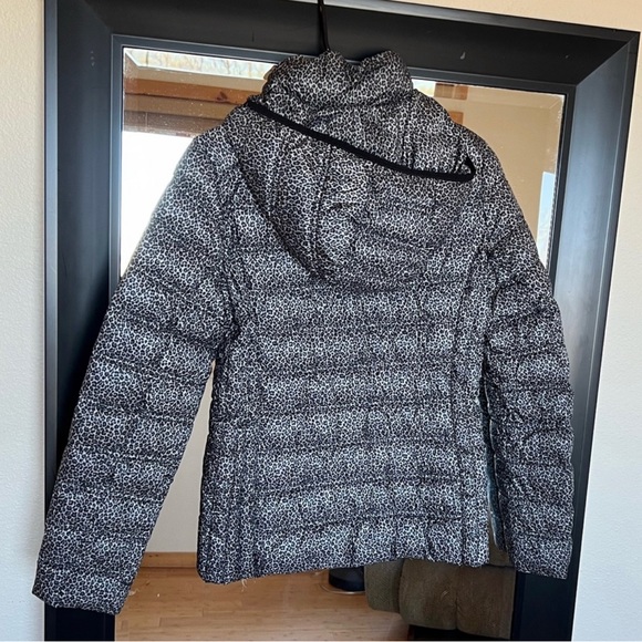 NWOT Michael Kors Animal Print Packable Hooded Down Puffer - Picture 2 of 5